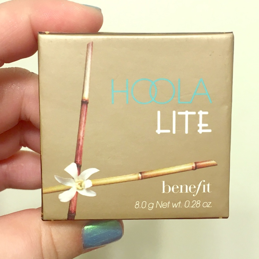 FREE WITH PURCHASE! - Benefit Hoola Lite Bronzer